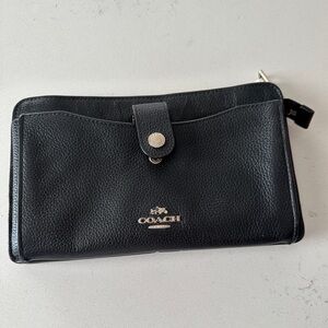 Coach Purse/Wallet Crossbody!
